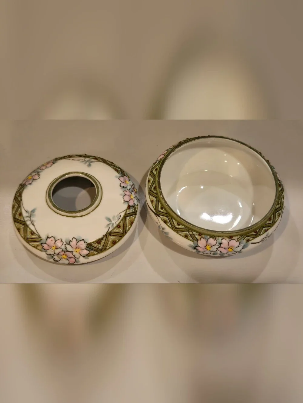 Vintage Nippon Hand-Painted Floral Hair Receiver in White and Olive Green